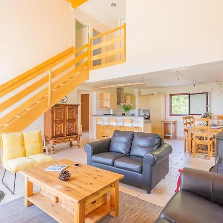 Le Pre Devant Nous Holiday home