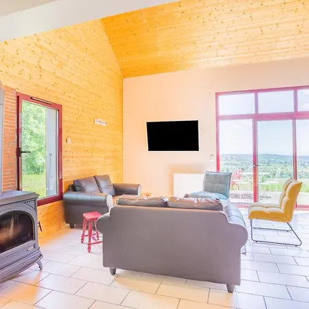 Le Pre Devant Nous Picherande