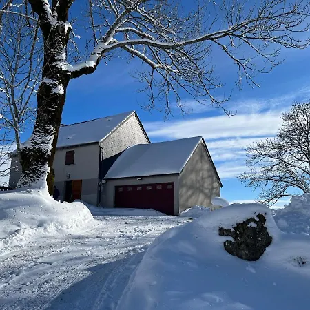 Le Pre Devant Nous Picherande