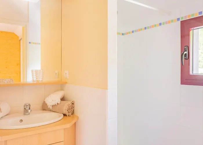 Le Pre Devant Nous *