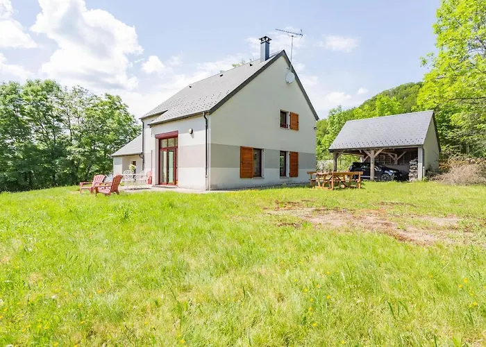 Le Pre Devant Nous *