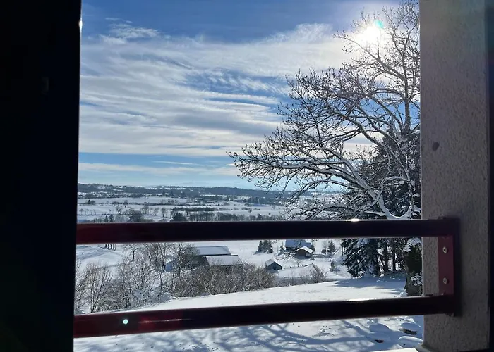 Le Pre Devant Nous Holiday home *